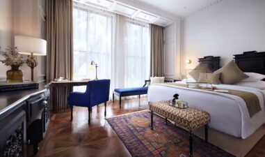 5 Tempat Staycation Jakarta Paling Cozy Buat Healing Sendirian