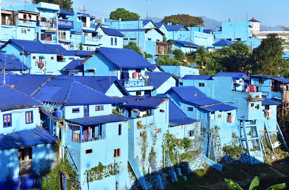 Menenangkan Diri di Kampung Biru Arema Malang