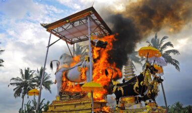 Mengenal Tradisi Ngaben, Upacara Kematian Sakral di Bali